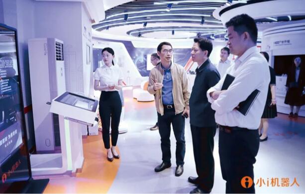 【合作伙伴】上海嘉定區(qū)委書記陸方舟一行蒞臨小i機器人調(diào)研考察